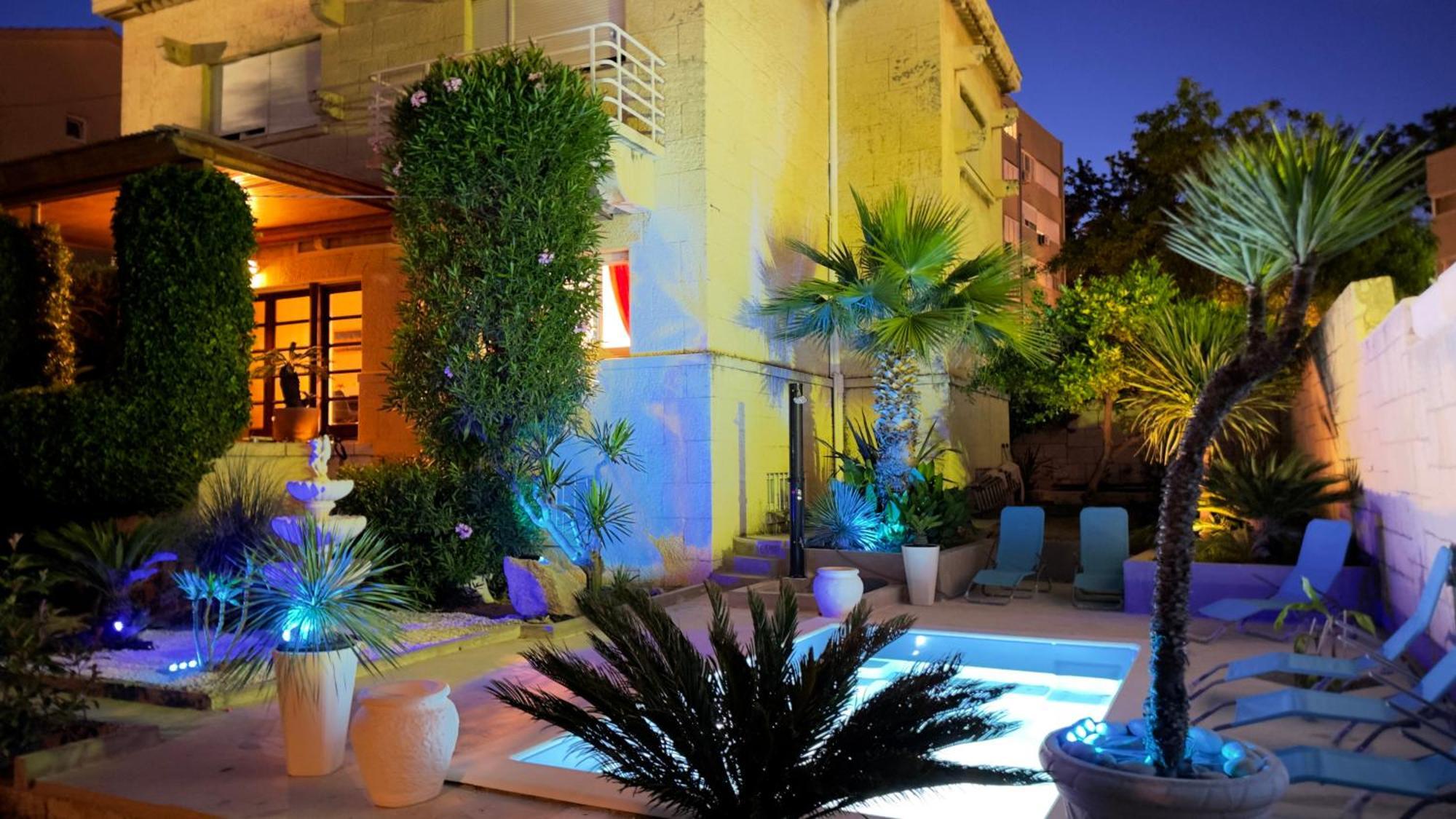 Vila At Location