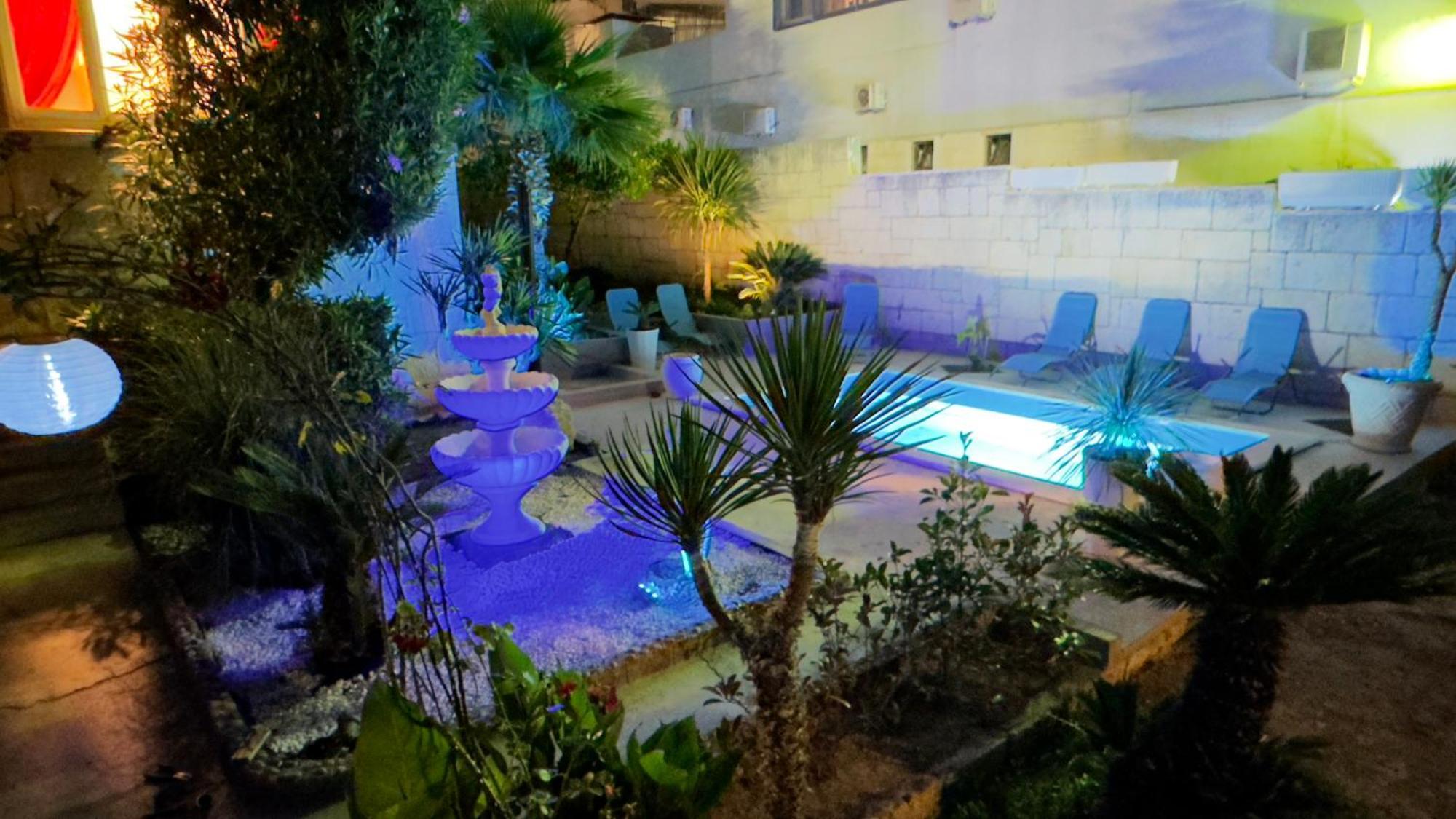 Vila At Location *